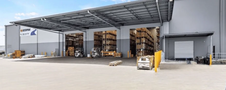 Fulfilment Centre vs Warehouse